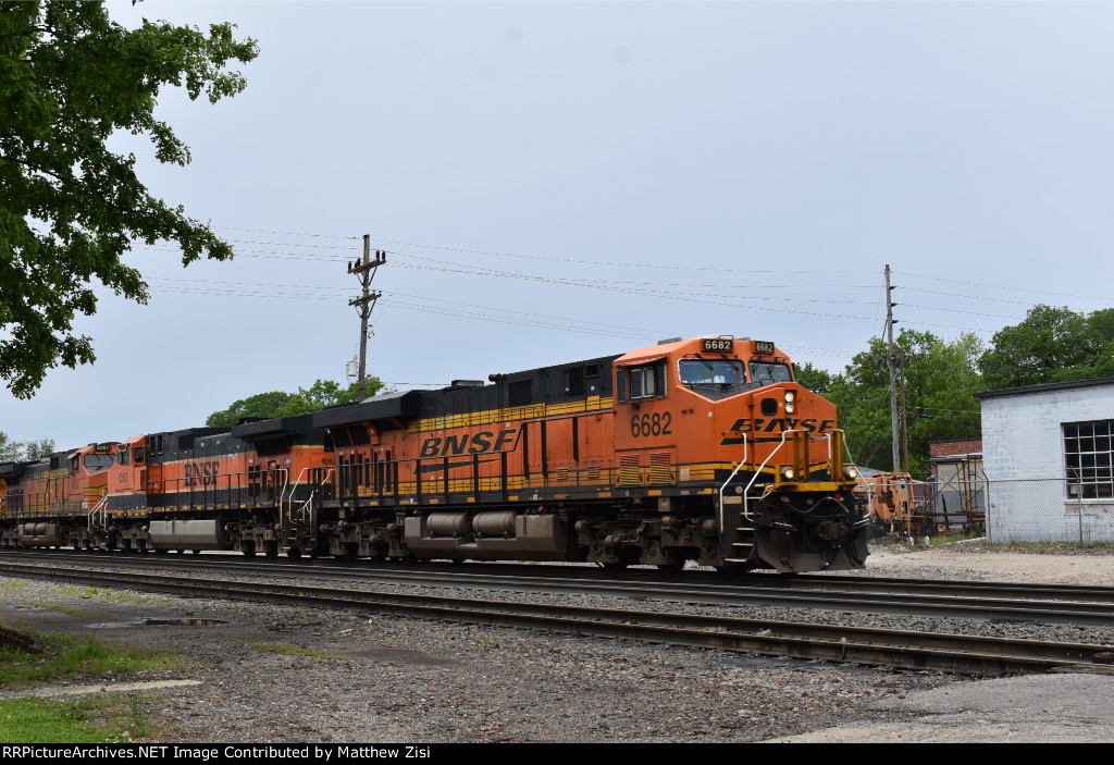 BNSF 6682 1053 4097